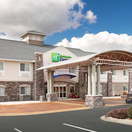 Holiday Inn Express Monticello By Ihg Екстериор снимка
