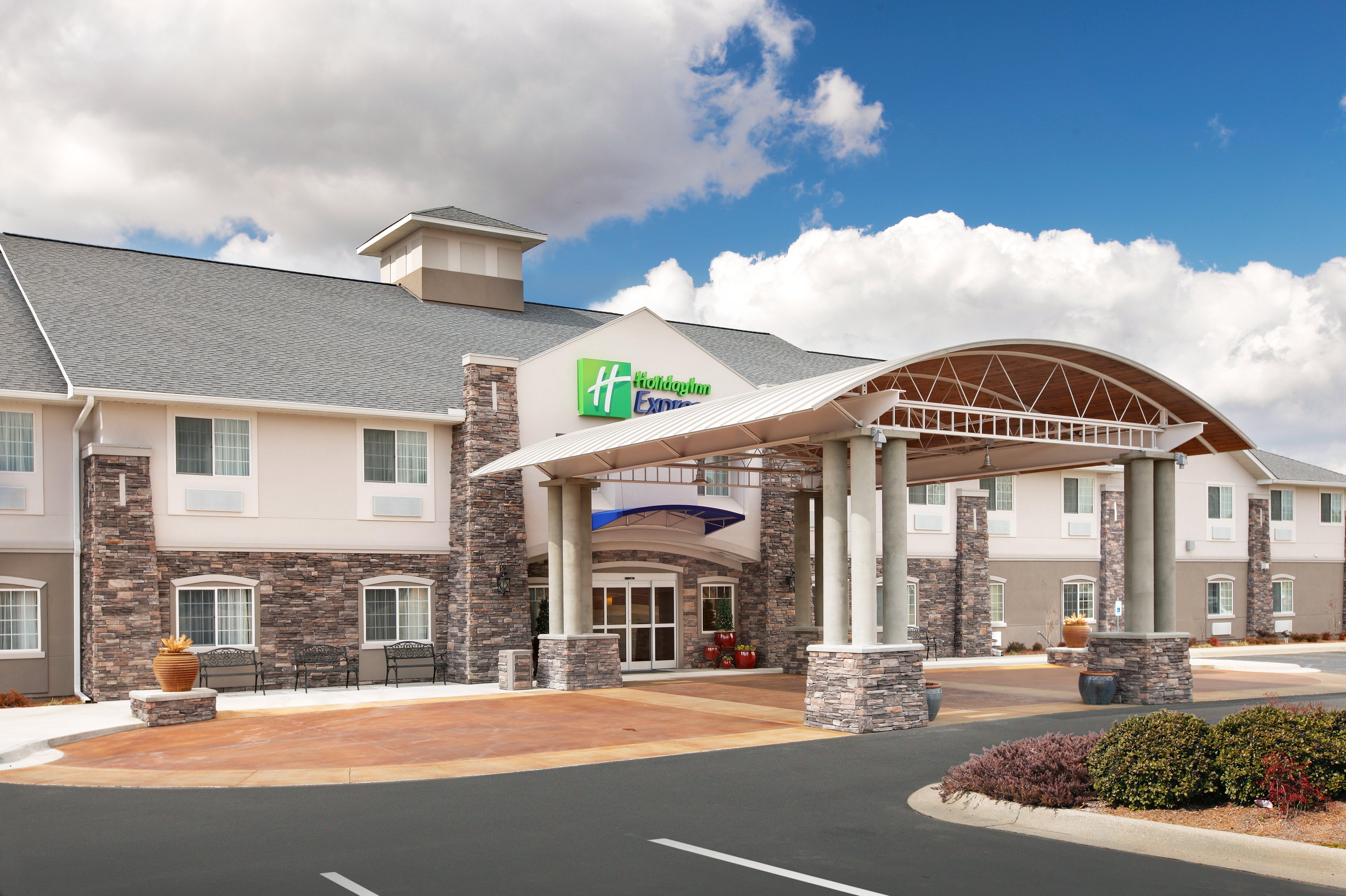 Holiday Inn Express Monticello By Ihg Екстериор снимка